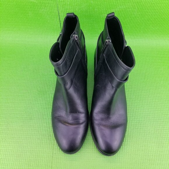 ✅Vince Camuto PEAMER Black Leather Ankle Booties W/Strap Womens 8M Western Style - Picture 7 of 11